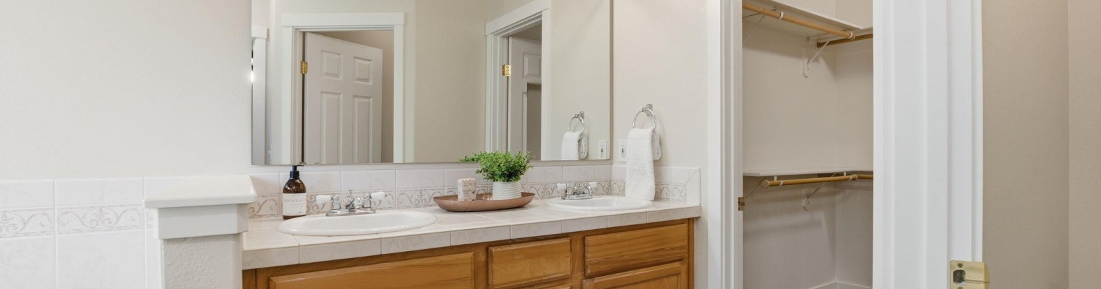 Van Ct, West Richland, Washington 99353, 4 Bedrooms Bedrooms, 0 ,3 BathroomsBathrooms,Houses,For Sale,Van Ct,0,288519