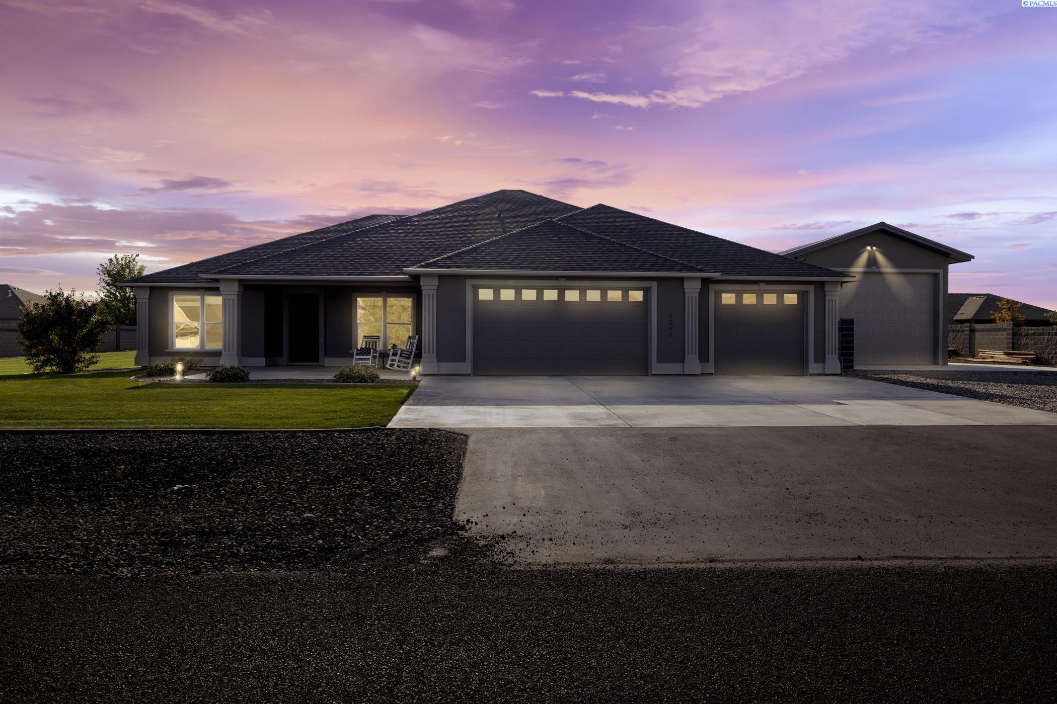 Coulee Vista Drive, Kennewick, Washington 99338, 4 Bedrooms Bedrooms, 0 ,3 BathroomsBathrooms,Houses,For Sale,Coulee Vista Drive,0,288139