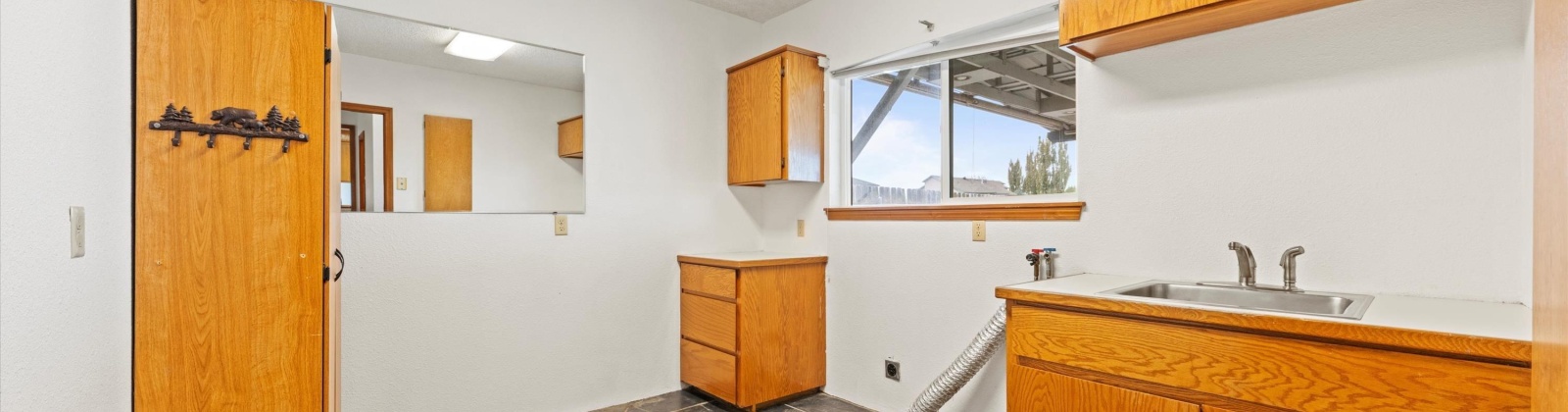 Snake River Dr, Burbank, Washington 99323, 5 Bedrooms Bedrooms, 0 ,4 BathroomsBathrooms,Houses,For Sale,Snake River Dr,0,288558