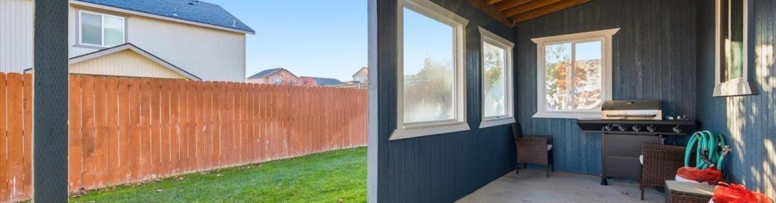 8th Place, Kennewick, Washington 99336, 4 Bedrooms Bedrooms, 0 ,3 BathroomsBathrooms,Houses,For Sale,8th Place,0,288551