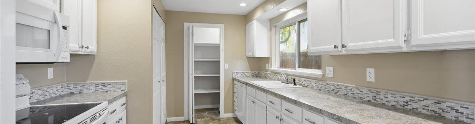 7th Ave, Kennewick, Washington 99336, 3 Bedrooms Bedrooms, 0 ,2 BathroomsBathrooms,Houses,For Sale,7th Ave,0,288547