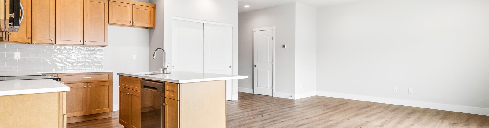 Grapevine Ct, West Richland, Washington 99353, 3 Bedrooms Bedrooms, 0 ,3 BathroomsBathrooms,Condos/townhomes,For Sale,Grapevine Ct,0,288548