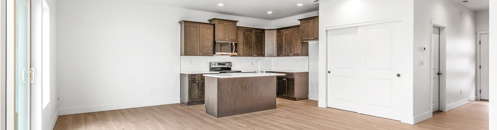 Grapevine Ct, West Richland, Washington 99353, 3 Bedrooms Bedrooms, 0 ,3 BathroomsBathrooms,Condos/townhomes,For Sale,Grapevine Ct,0,288573