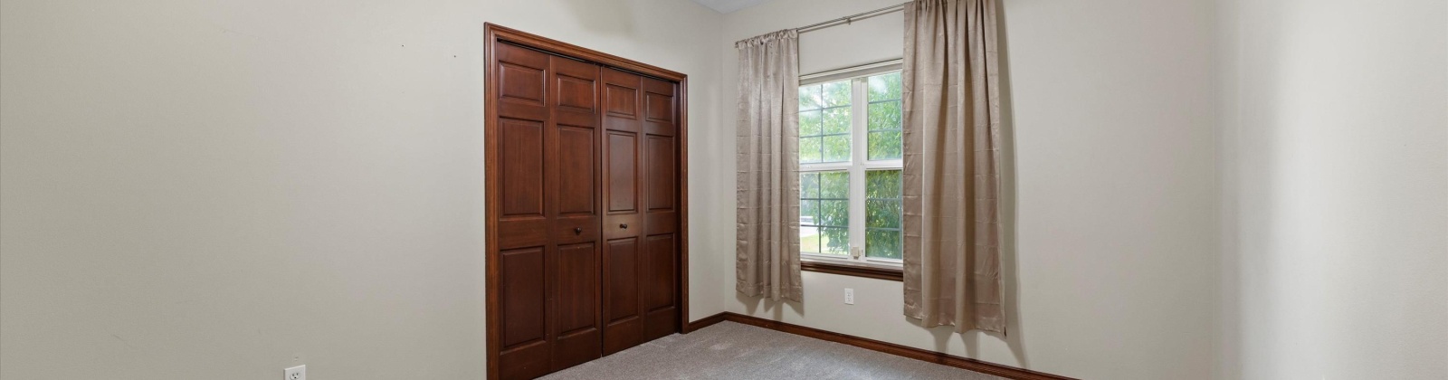 5th Ave., Kennewick, Washington 99336, 5 Bedrooms Bedrooms, 0 ,4 BathroomsBathrooms,Houses,For Sale,5th Ave.,0,288584