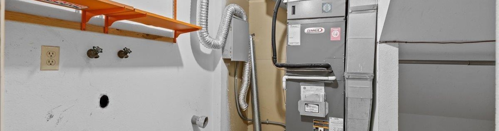 Broadmoor, Richland, Washington 99352, 4 Bedrooms Bedrooms, 0 ,3 BathroomsBathrooms,Houses,For Sale,Broadmoor,0,288603