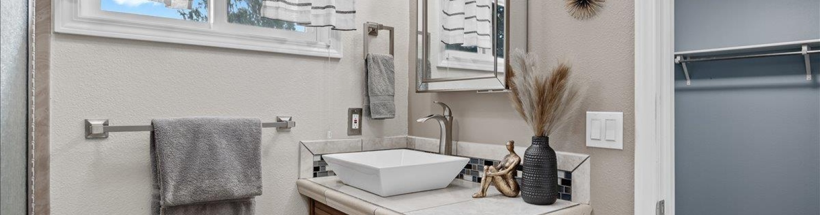 Broadmoor, Richland, Washington 99352, 4 Bedrooms Bedrooms, 0 ,3 BathroomsBathrooms,Houses,For Sale,Broadmoor,0,288603