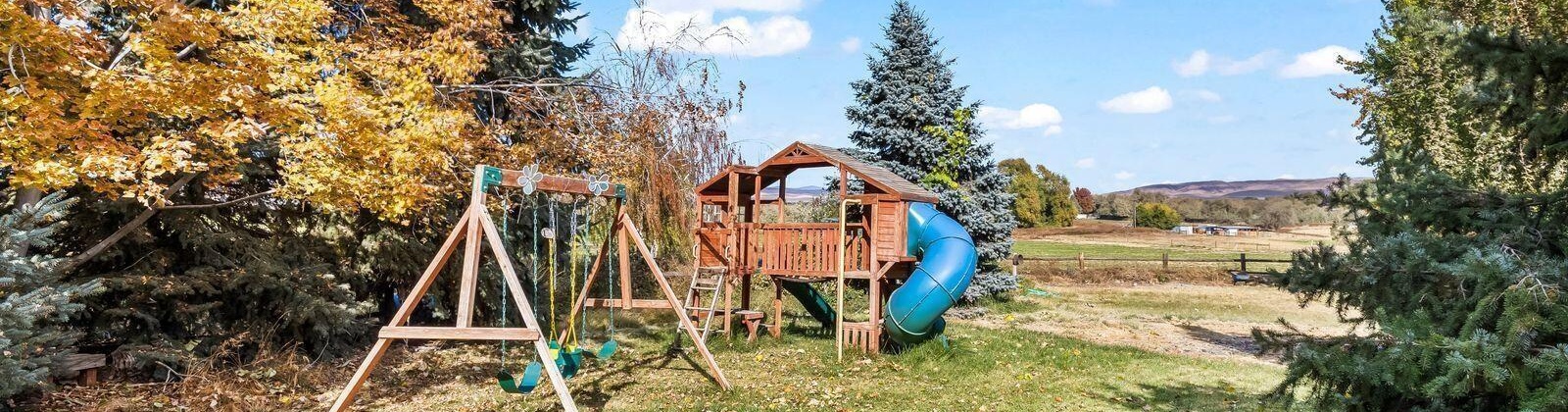 Maple Grove Rd, Sunnyside, Washington 98944, 4 Bedrooms Bedrooms, 0 ,3 BathroomsBathrooms,Houses,For Sale,Maple Grove Rd,0,288602