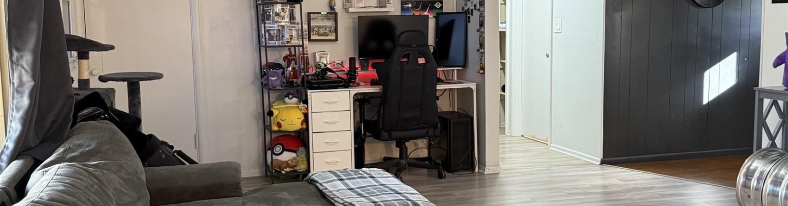 4th Ave, Kennewick, Washington 99336, 2 Bedrooms Bedrooms, 0 ,1 BathroomBathrooms,Houses,For Sale,4th Ave,0,288601