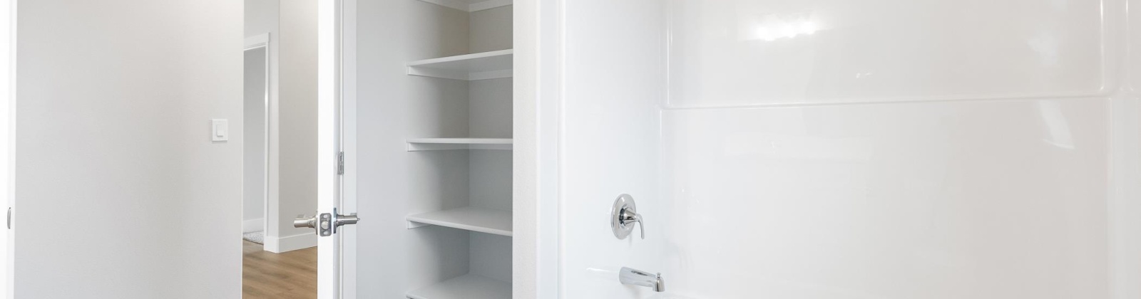 28th Ave, Kennewick, Washington 99338, 4 Bedrooms Bedrooms, 0 ,2 BathroomsBathrooms,Houses,For Sale,28th Ave,0,288623