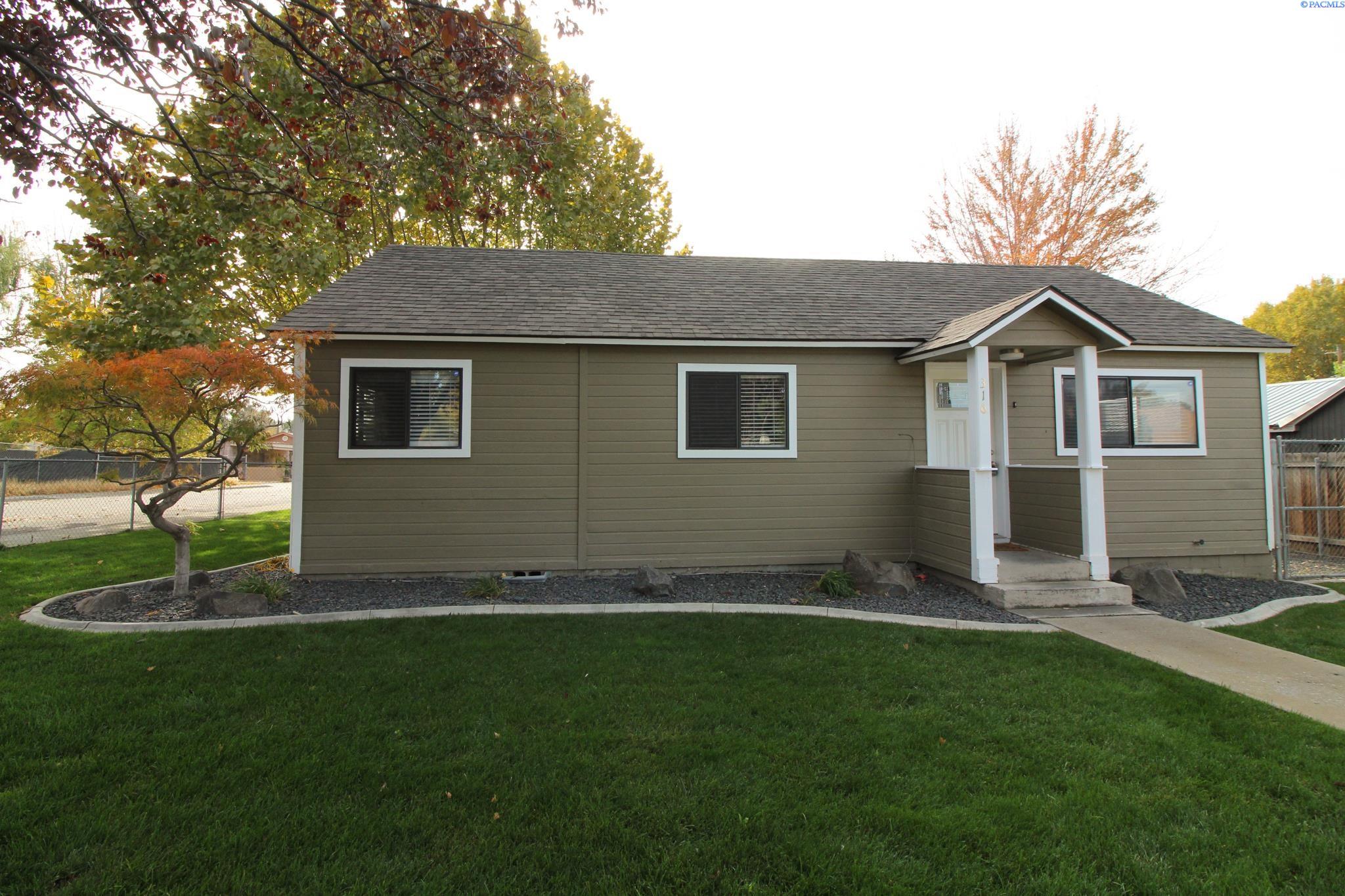 5th Avenue, Kennewick, Washington 99337, 3 Bedrooms Bedrooms, 0 ,1 BathroomBathrooms,Houses,For Rent,5th Avenue,0,288646