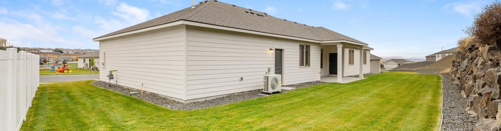 30th Pl, Kennewick, Washington 99338, 4 Bedrooms Bedrooms, 0 ,2 BathroomsBathrooms,Houses,For Sale,30th Pl,0,288675