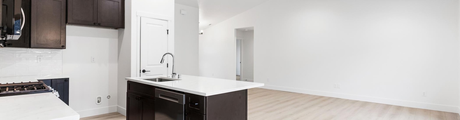 28th Ave, Kennewick, Washington 99338, 3 Bedrooms Bedrooms, 0 ,2 BathroomsBathrooms,Houses,For Sale,28th Ave,0,288691