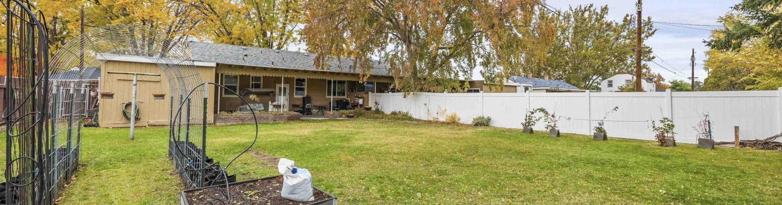 Bernard Ave, Richland, Washington 99352, 4 Bedrooms Bedrooms, 0 ,2 BathroomsBathrooms,Multi-family,For Sale,Bernard Ave,0,288702