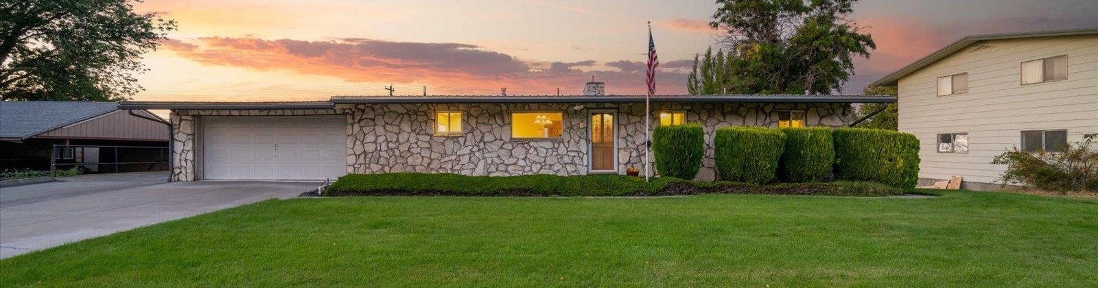 Willamette Ave, Kennewick, Washington 99336, 4 Bedrooms Bedrooms, 0 ,4 BathroomsBathrooms,Houses,For Sale,Willamette Ave,0,288697