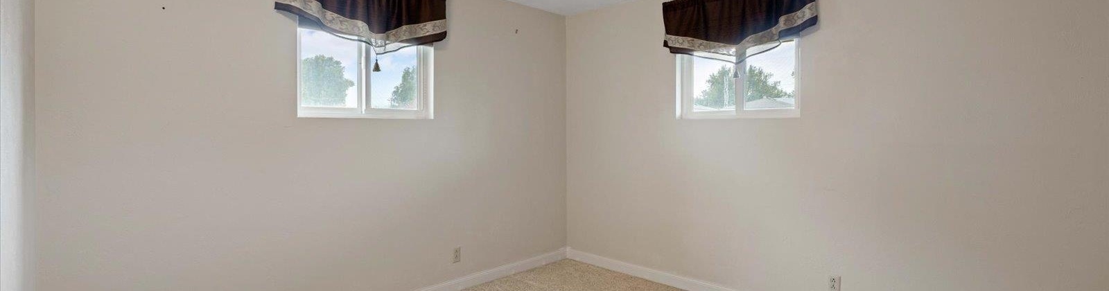 Willamette Ave, Kennewick, Washington 99336, 4 Bedrooms Bedrooms, 0 ,4 BathroomsBathrooms,Houses,For Sale,Willamette Ave,0,288697