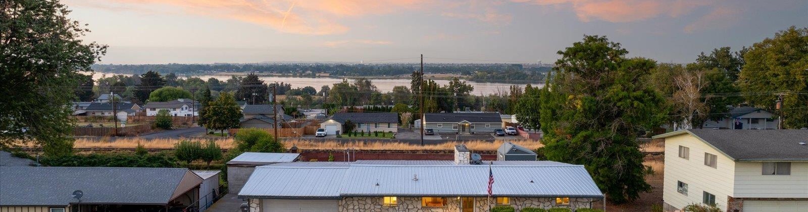 Willamette Ave, Kennewick, Washington 99336, 4 Bedrooms Bedrooms, 0 ,4 BathroomsBathrooms,Houses,For Sale,Willamette Ave,0,288697