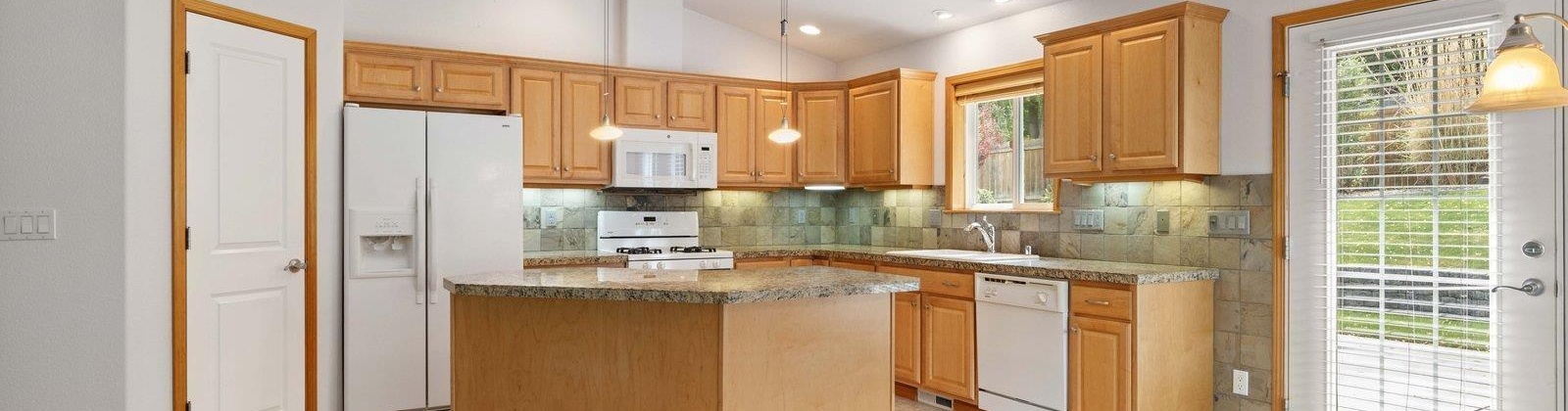 18th Court, Kennewick, Washington 99337, 3 Bedrooms Bedrooms, 0 ,2 BathroomsBathrooms,Houses,For Sale,18th Court,0,288717