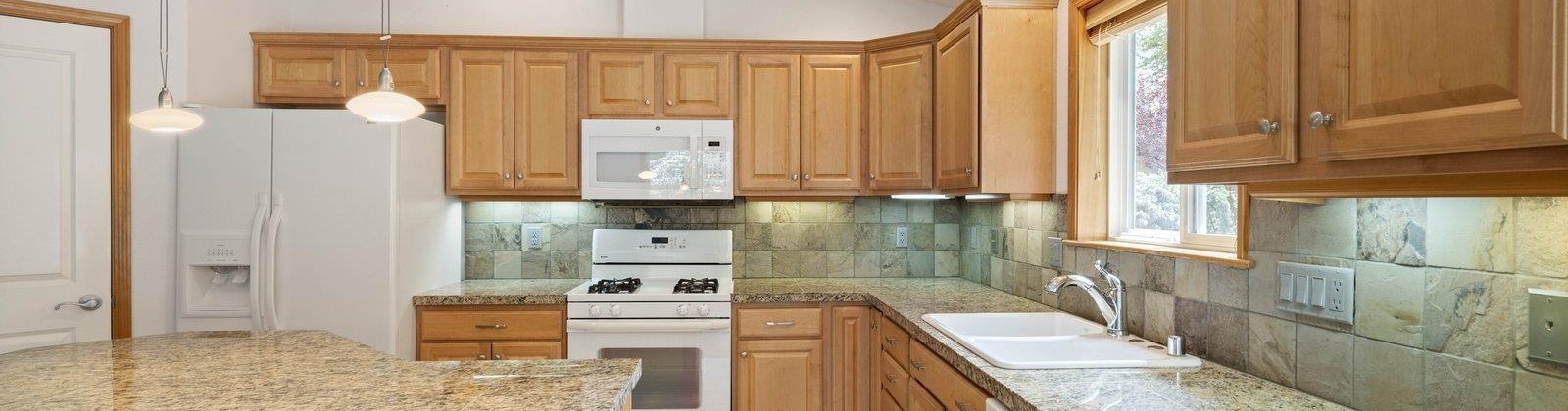 18th Court, Kennewick, Washington 99337, 3 Bedrooms Bedrooms, 0 ,2 BathroomsBathrooms,Houses,For Sale,18th Court,0,288717