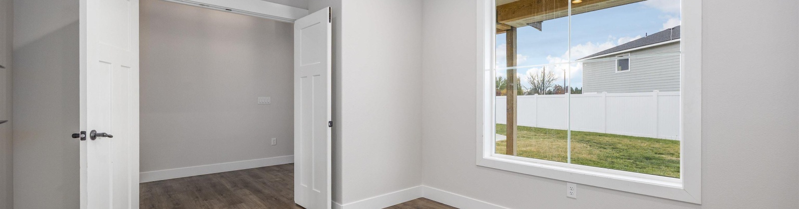 Beacon St, Grandview, Washington 98930, 5 Bedrooms Bedrooms, 0 ,3 BathroomsBathrooms,Houses,For Sale,Beacon St,0,288708