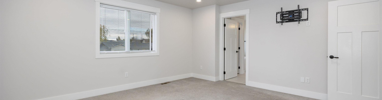 Beacon St, Grandview, Washington 98930, 5 Bedrooms Bedrooms, 0 ,3 BathroomsBathrooms,Houses,For Sale,Beacon St,0,288708