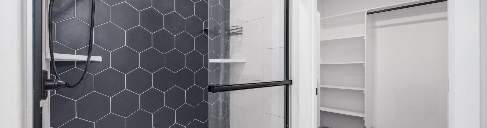 Beacon St, Grandview, Washington 98930, 5 Bedrooms Bedrooms, 0 ,3 BathroomsBathrooms,Houses,For Sale,Beacon St,0,288708