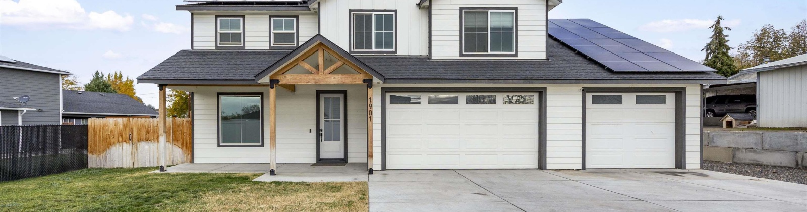 Beacon St, Grandview, Washington 98930, 5 Bedrooms Bedrooms, 0 ,3 BathroomsBathrooms,Houses,For Sale,Beacon St,0,288708