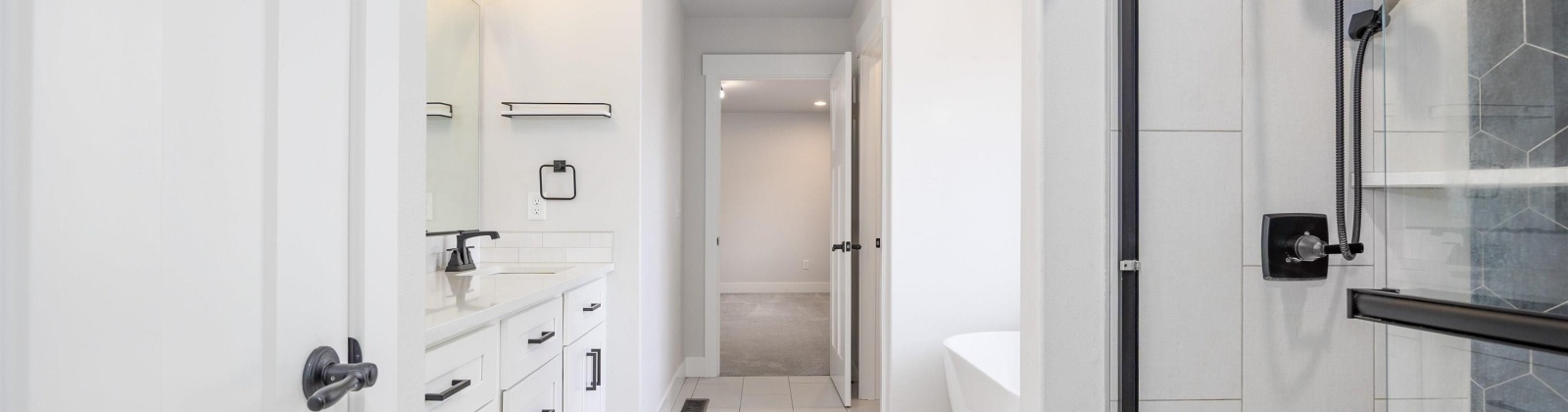 Beacon St, Grandview, Washington 98930, 5 Bedrooms Bedrooms, 0 ,3 BathroomsBathrooms,Houses,For Sale,Beacon St,0,288708