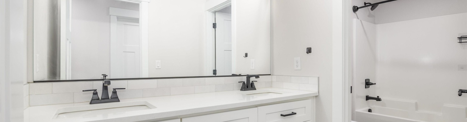 Beacon St, Grandview, Washington 98930, 5 Bedrooms Bedrooms, 0 ,3 BathroomsBathrooms,Houses,For Sale,Beacon St,0,288708