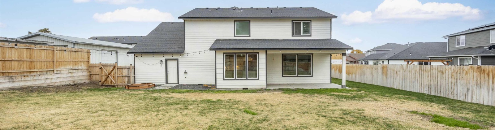 Beacon St, Grandview, Washington 98930, 5 Bedrooms Bedrooms, 0 ,3 BathroomsBathrooms,Houses,For Sale,Beacon St,0,288708