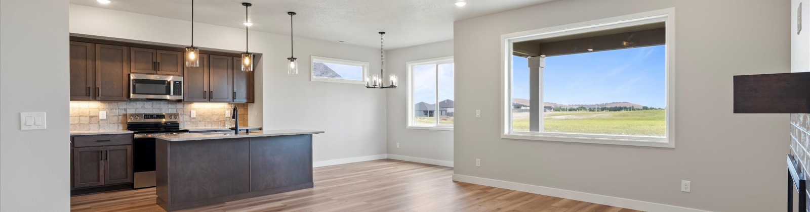 Tarragon Avenue, Richland, Washington 99352, 3 Bedrooms Bedrooms, 0 ,2 BathroomsBathrooms,Houses,For Sale,Tarragon Avenue,0,288726