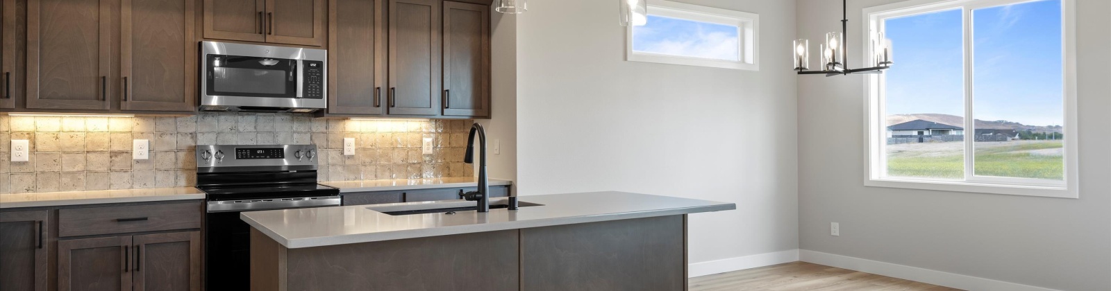 Tarragon Avenue, Richland, Washington 99352, 3 Bedrooms Bedrooms, 0 ,2 BathroomsBathrooms,Houses,For Sale,Tarragon Avenue,0,288726