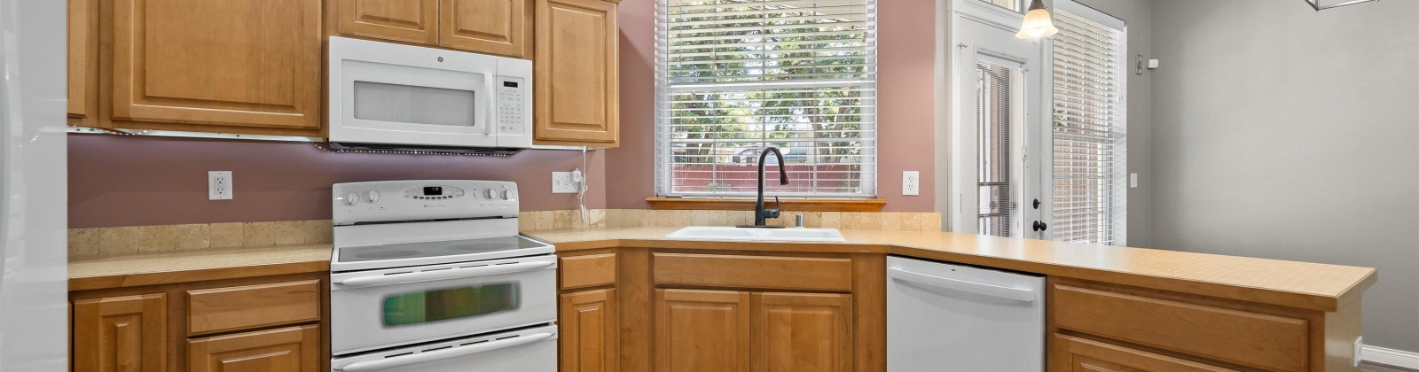 Keller St, Kennewick, Washington 99336, 3 Bedrooms Bedrooms, 0 ,3 BathroomsBathrooms,Houses,For Sale,Keller St,0,286713