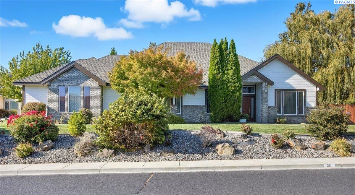 Canyon Lakes Dr., Kennewick, Washington 99337, 4 Bedrooms Bedrooms, 0 ,4 BathroomsBathrooms,Houses,For Sale,Canyon Lakes Dr.,0,288805