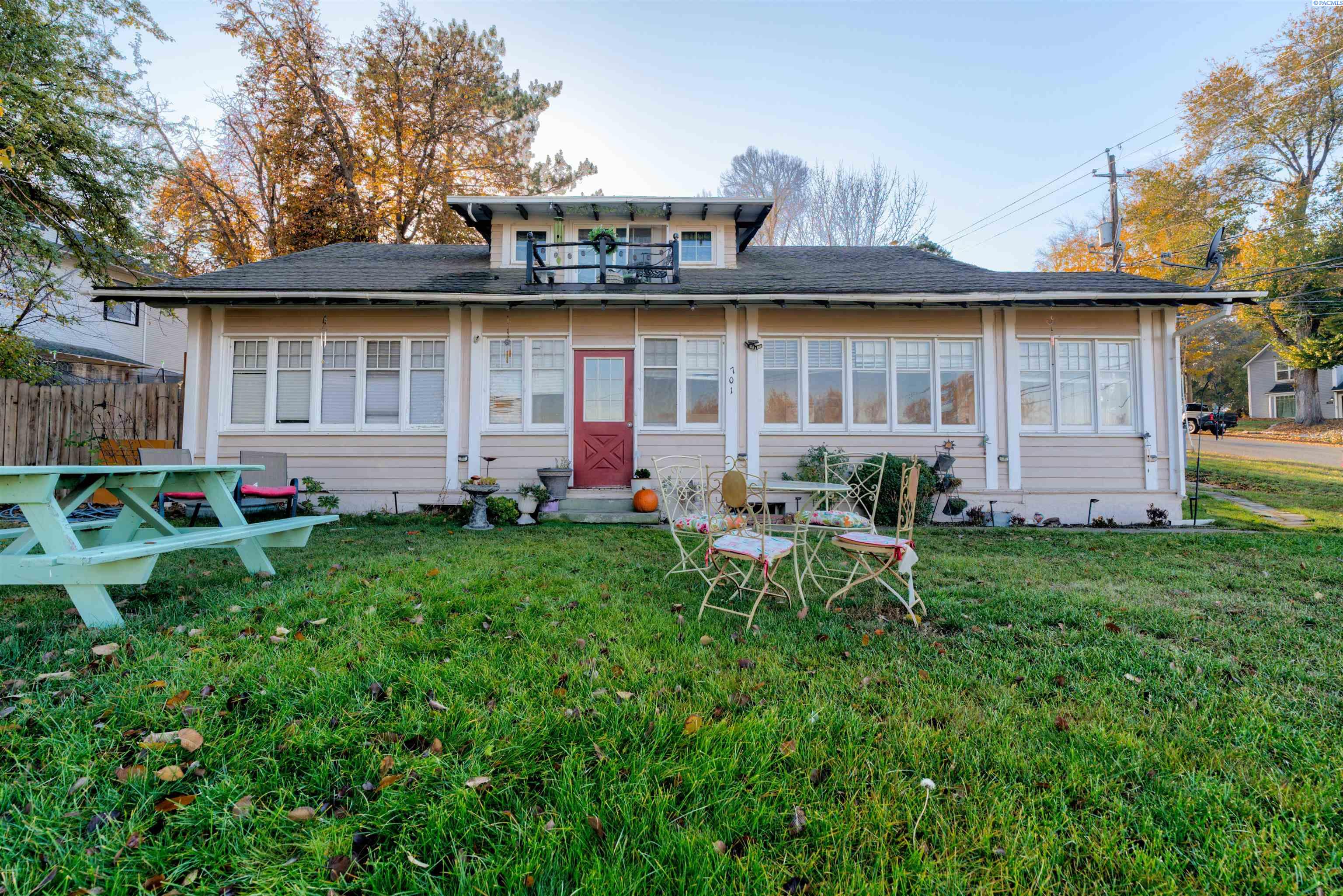 Crescent Ave, Sunnyside, Washington 98944, 4 Bedrooms Bedrooms, 0 ,3 BathroomsBathrooms,Houses,For Sale,Crescent Ave,0,288831