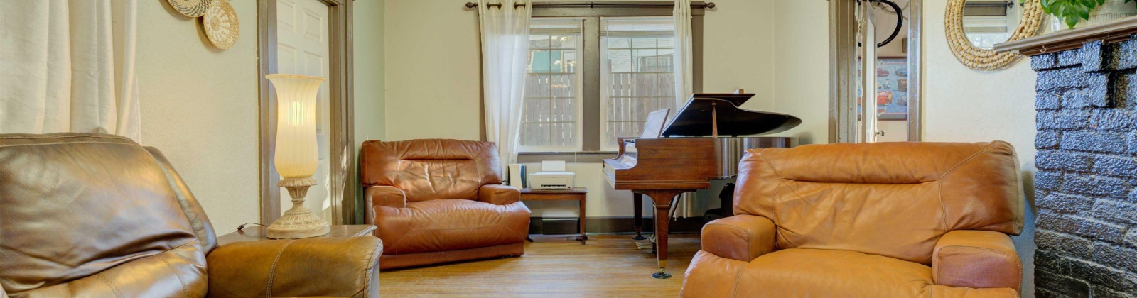 Crescent Ave, Sunnyside, Washington 98944, 4 Bedrooms Bedrooms, 0 ,3 BathroomsBathrooms,Houses,For Sale,Crescent Ave,0,288831