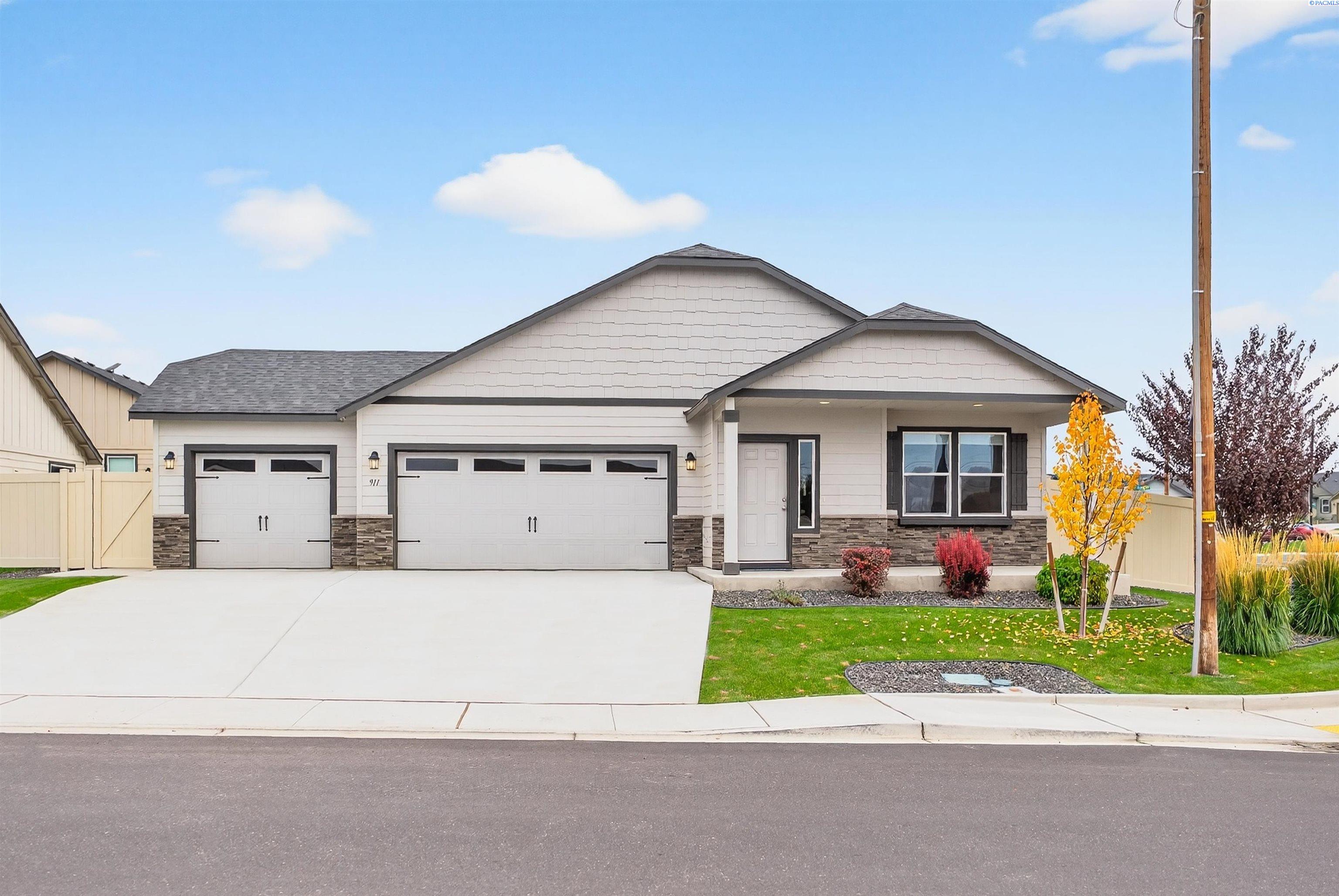 Bing St, Grandview, Washington 98930, 3 Bedrooms Bedrooms, 0 ,2 BathroomsBathrooms,Houses,For Sale,Bing St,0,288829