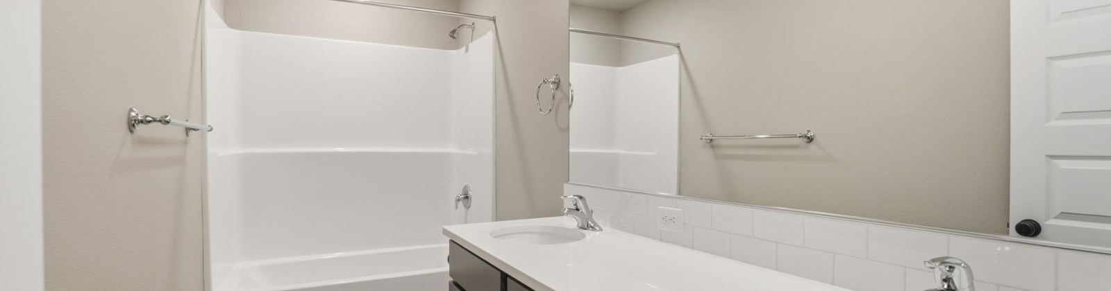 Blanchard Loop, West Richland, Washington 99353, 4 Bedrooms Bedrooms, 0 ,3 BathroomsBathrooms,Houses,For Sale,Blanchard Loop,0,288842