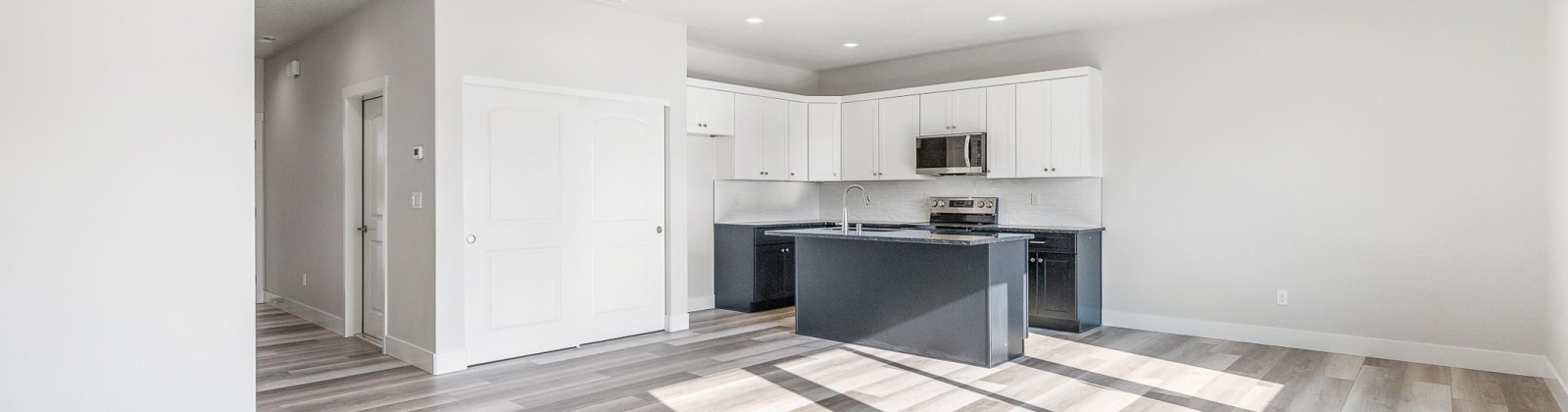 Grapevine Ct, West Richland, Washington 99353, 3 Bedrooms Bedrooms, 0 ,3 BathroomsBathrooms,Condos/townhomes,For Sale,Grapevine Ct,0,288871