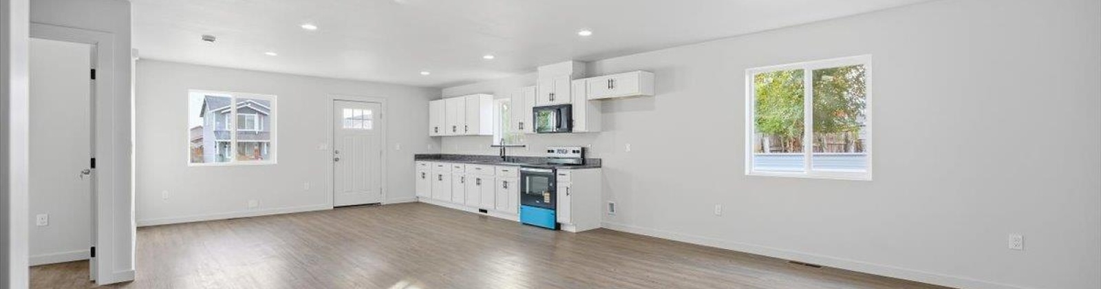 South St, Sunnyside, Washington 98944, 6 Bedrooms Bedrooms, 0 ,4 BathroomsBathrooms,Multi-family,For Sale,South St,0,288897