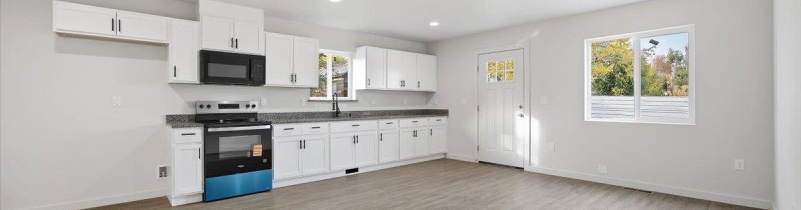 South St, Sunnyside, Washington 98944, 6 Bedrooms Bedrooms, 0 ,4 BathroomsBathrooms,Multi-family,For Sale,South St,0,288897