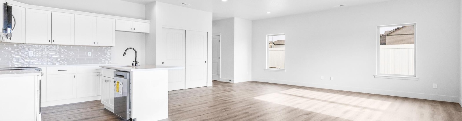 Grapevine Ct, West Richland, Washington 99353, 3 Bedrooms Bedrooms, 0 ,3 BathroomsBathrooms,Condos/townhomes,For Sale,Grapevine Ct,0,288902