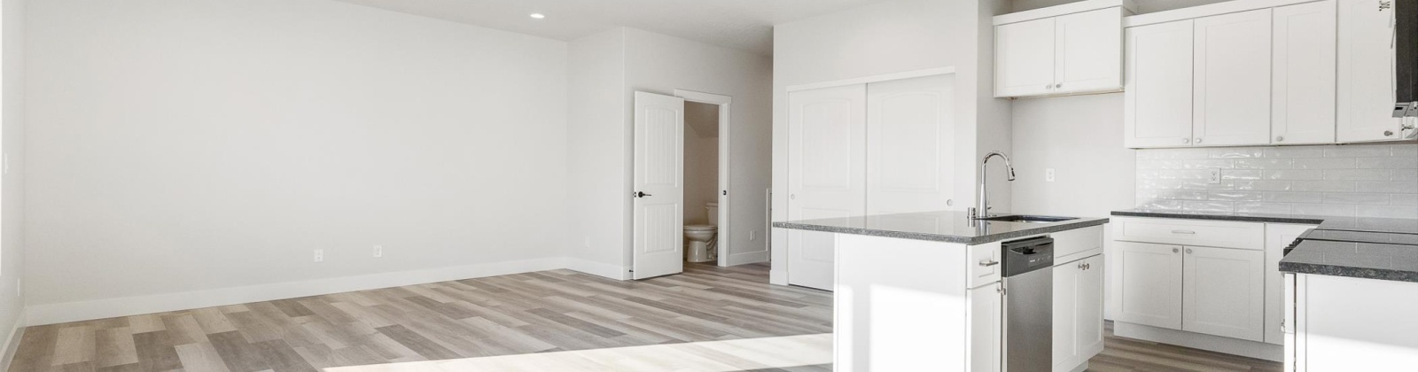 Grapevine Ct, West Richland, Washington 99353, 3 Bedrooms Bedrooms, 0 ,3 BathroomsBathrooms,Condos/townhomes,For Sale,Grapevine Ct,0,288926