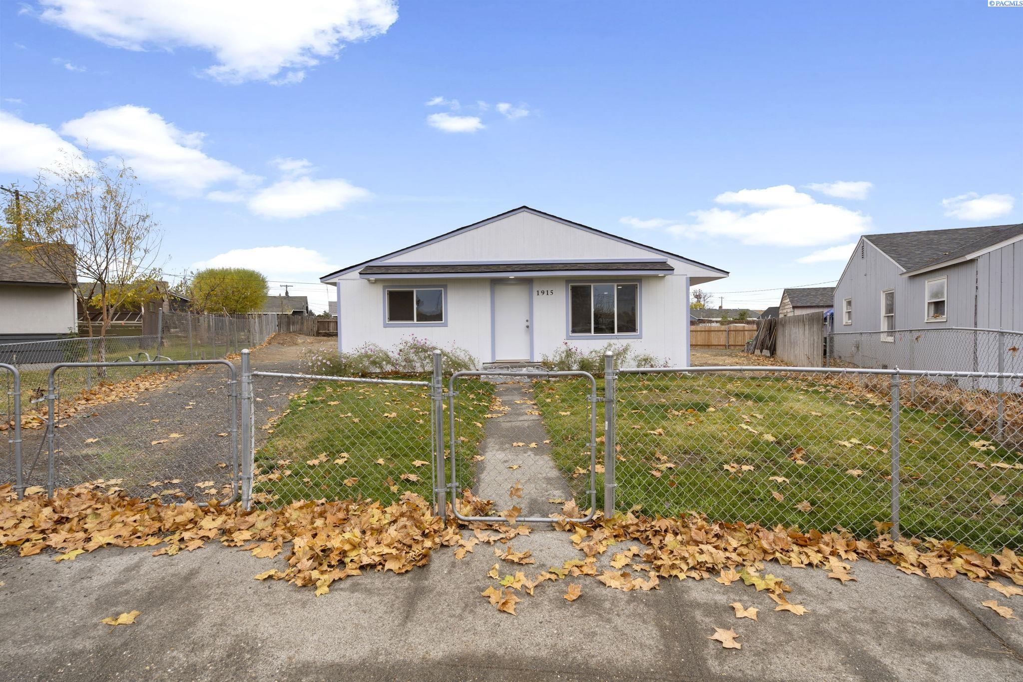 Riverview Dr., Pasco, Washington 99301, 2 Bedrooms Bedrooms, 0 ,1 BathroomBathrooms,Houses,For Sale,Riverview Dr.,0,288948