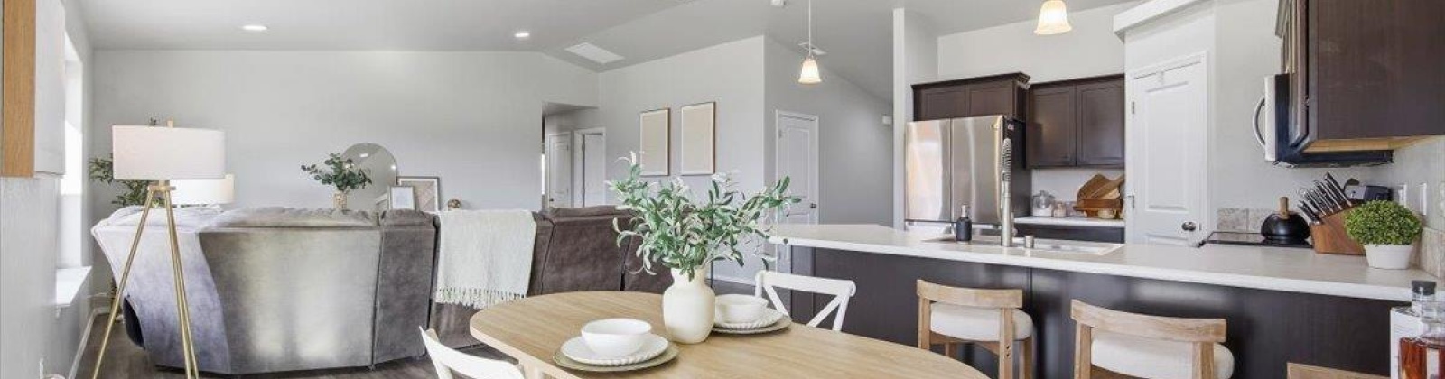 Kitimat Ln, Pasco, Washington 99301, 4 Bedrooms Bedrooms, 0 ,2 BathroomsBathrooms,Houses,For Sale,Kitimat Ln,0,288952