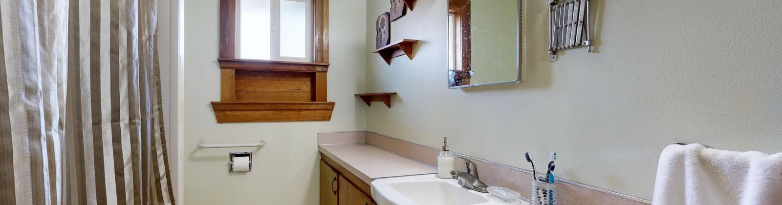 16th Avenue, Pasco, Washington 99301, 3 Bedrooms Bedrooms, 0 ,1 BathroomBathrooms,Houses,For Sale,16th Avenue,0,288618