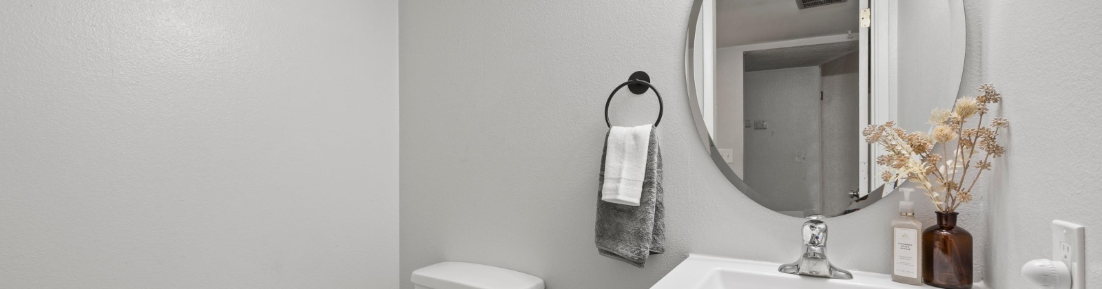 Slyvester St., Pasco, Washington 99301, 2 Bedrooms Bedrooms, 0 ,2 BathroomsBathrooms,Condos/townhomes,For Sale,Slyvester St.,0,289008