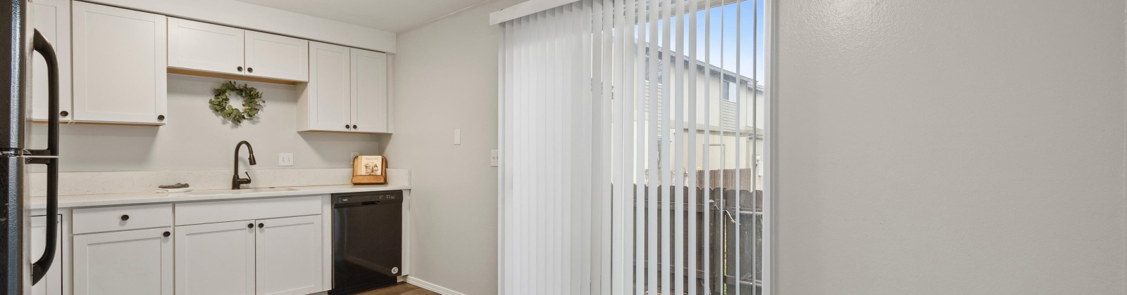 Slyvester St., Pasco, Washington 99301, 2 Bedrooms Bedrooms, 0 ,2 BathroomsBathrooms,Condos/townhomes,For Sale,Slyvester St.,0,289008