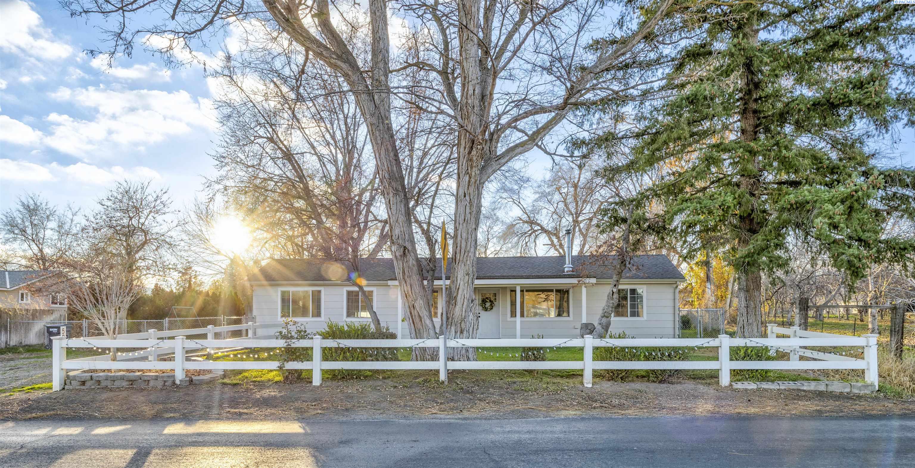 River Road, Benton City, Washington 99320, 2 Bedrooms Bedrooms, 0 ,1 BathroomBathrooms,Houses,For Sale,River Road,0,289031