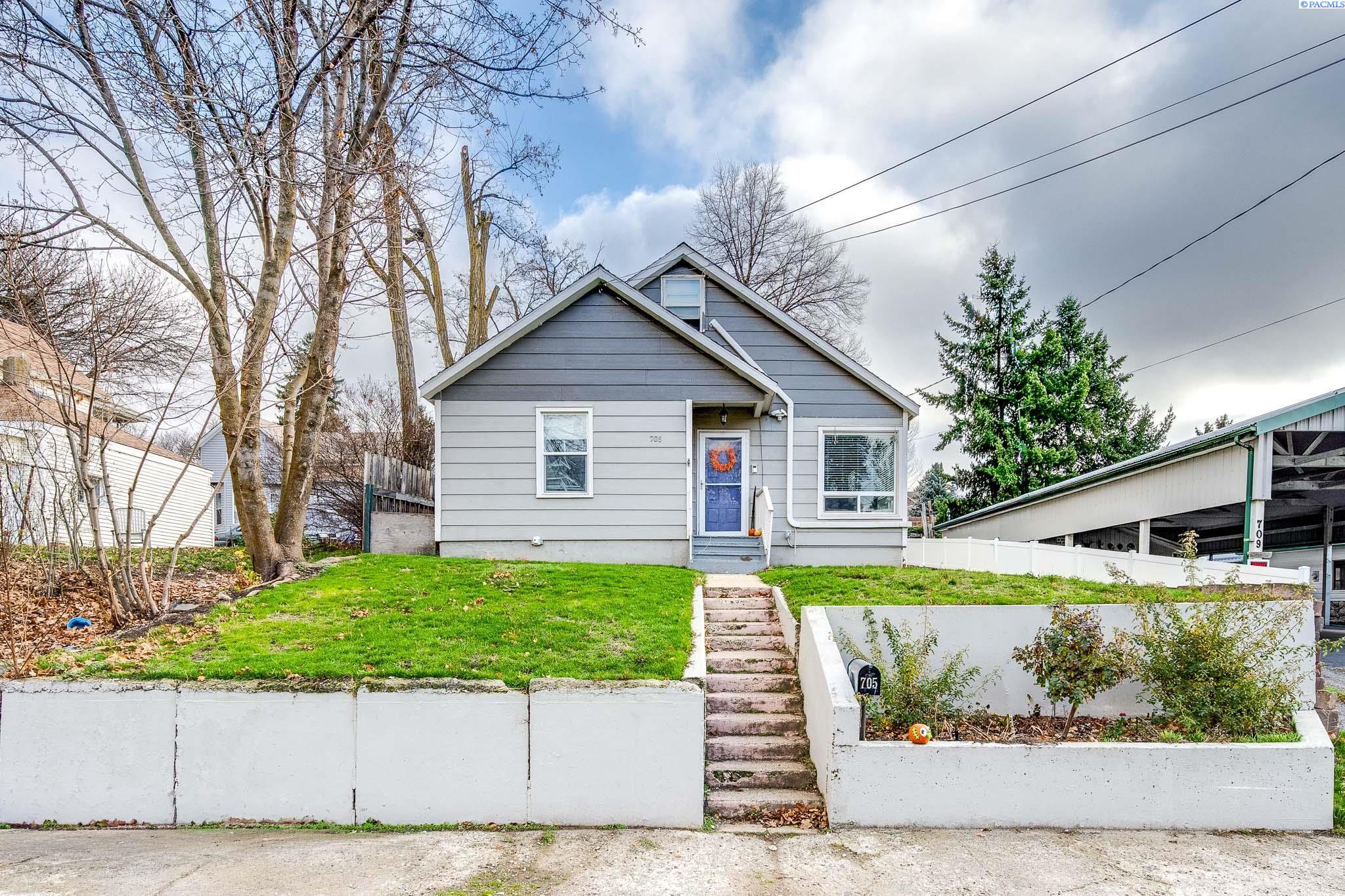 East St., Colfax, Washington 99111, 4 Bedrooms Bedrooms, 0 ,1 BathroomBathrooms,Houses,For Sale,East St.,0,289029