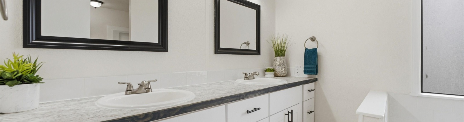 19th Ave, Kennewick, Washington 99338, 3 Bedrooms Bedrooms, 0 ,2 BathroomsBathrooms,Manufactured Homes,For Sale,19th Ave,0,289073